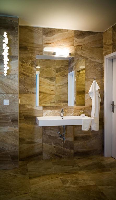 A7 Apartments Комарно Экстерьер фото