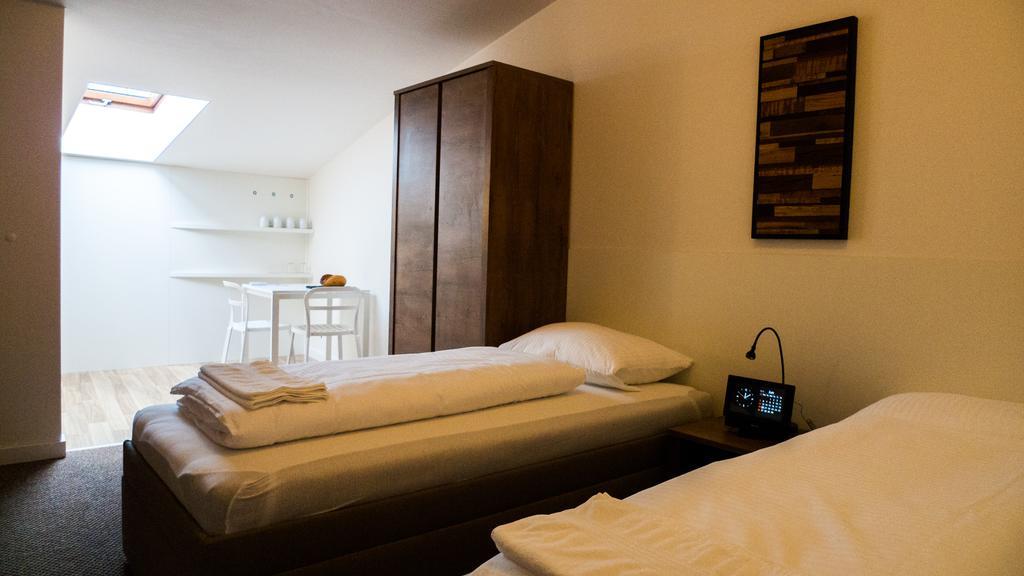 A7 Apartments Комарно Экстерьер фото